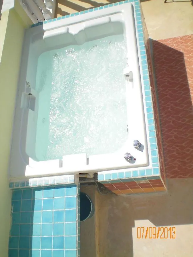 Cancun Guest House 4 Terrace Tub